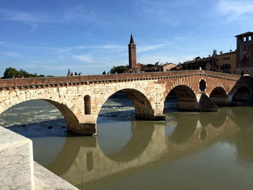 Verona Ponte Pietra.19
