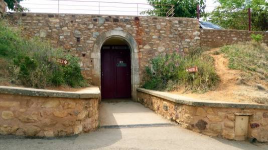 Roussillon Ochre Trail Accessible Loo